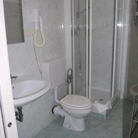 Alabarda Hotel 2*